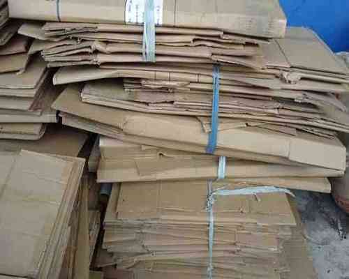 TÍCH TRỮ GIẤY, CARTON, VẢI CŨ MỘT CÁI CHỖ KHÔNG KIỂM SOÁT